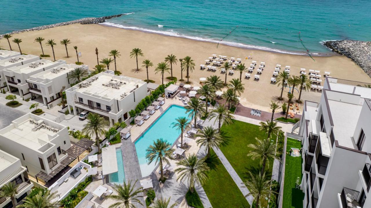 Palace Beach Resort Fujairah Eksteriør bilde Aerial view of the hotel